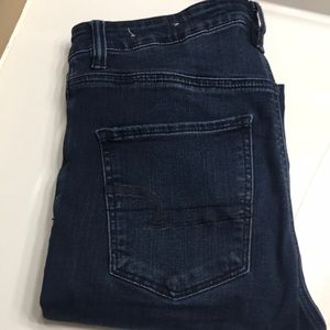 American Eagle Highest-Rise Jeggings. Size 6.